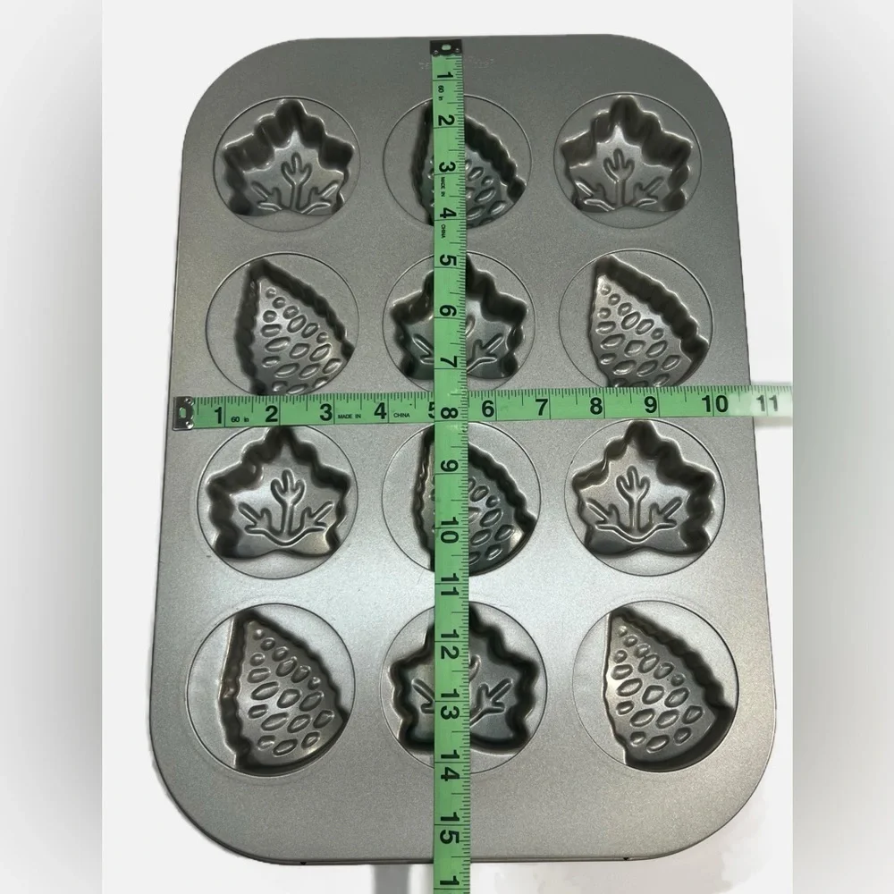 Pampered Chef Fall Harvest Mini Cake Pan Portion size 12 Muffin Brownie Mold